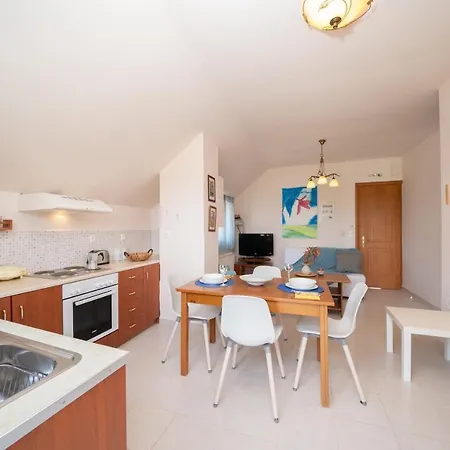 דירה Christina's Place סאמי