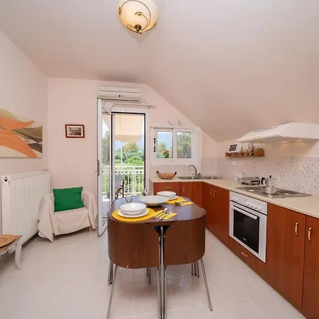 Christina's Place Daire Sami (Kefalonia)